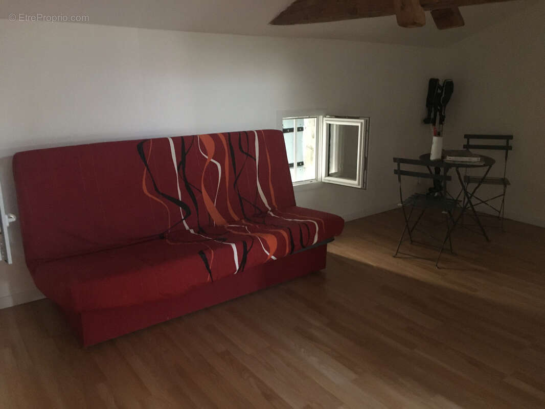 Appartement à LA ROCHE-CHALAIS
