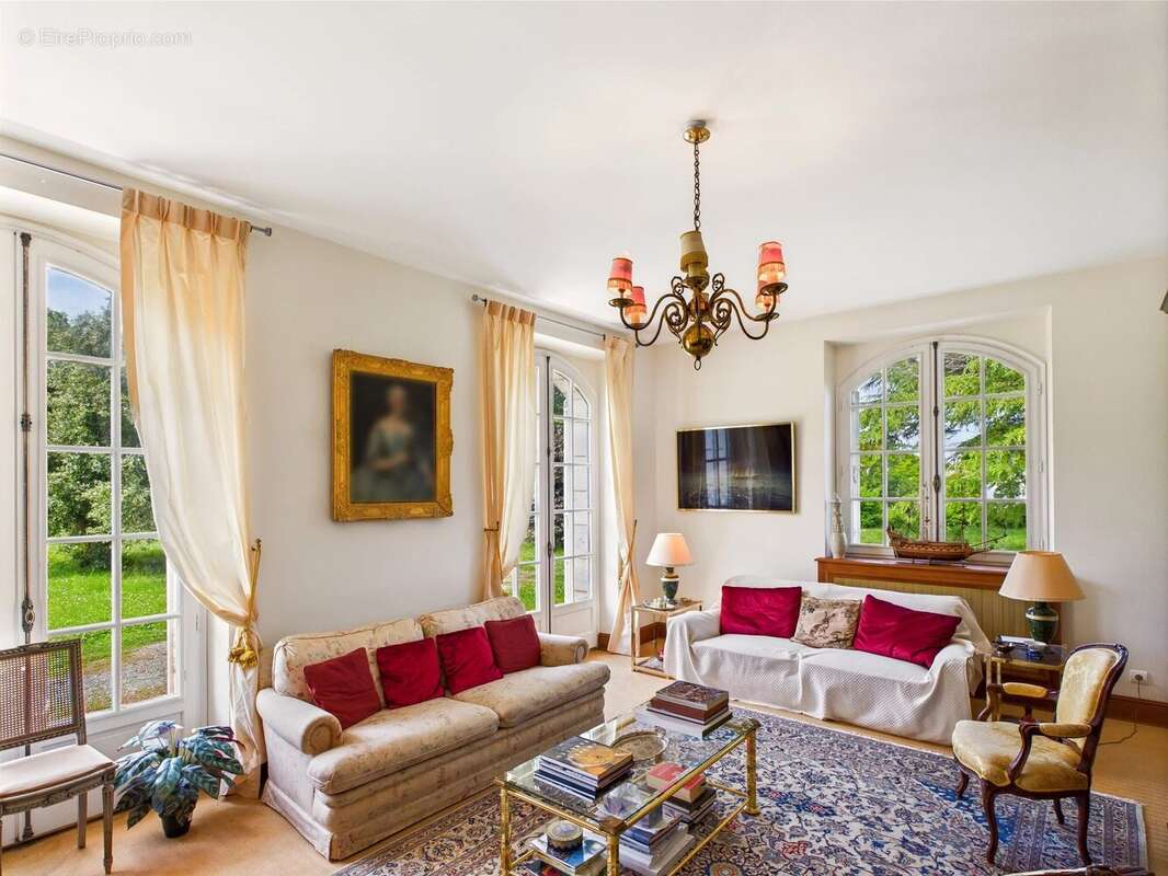 Élégant château de la fin du XXᵉ siècle avec maison d’amis — à 30 minutes de Saint-Émilion - photo 4