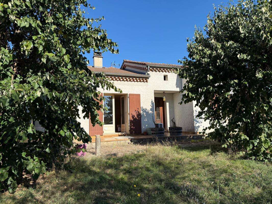 Maison à SAINT-ETIENNE-DE-FONTBELLON
