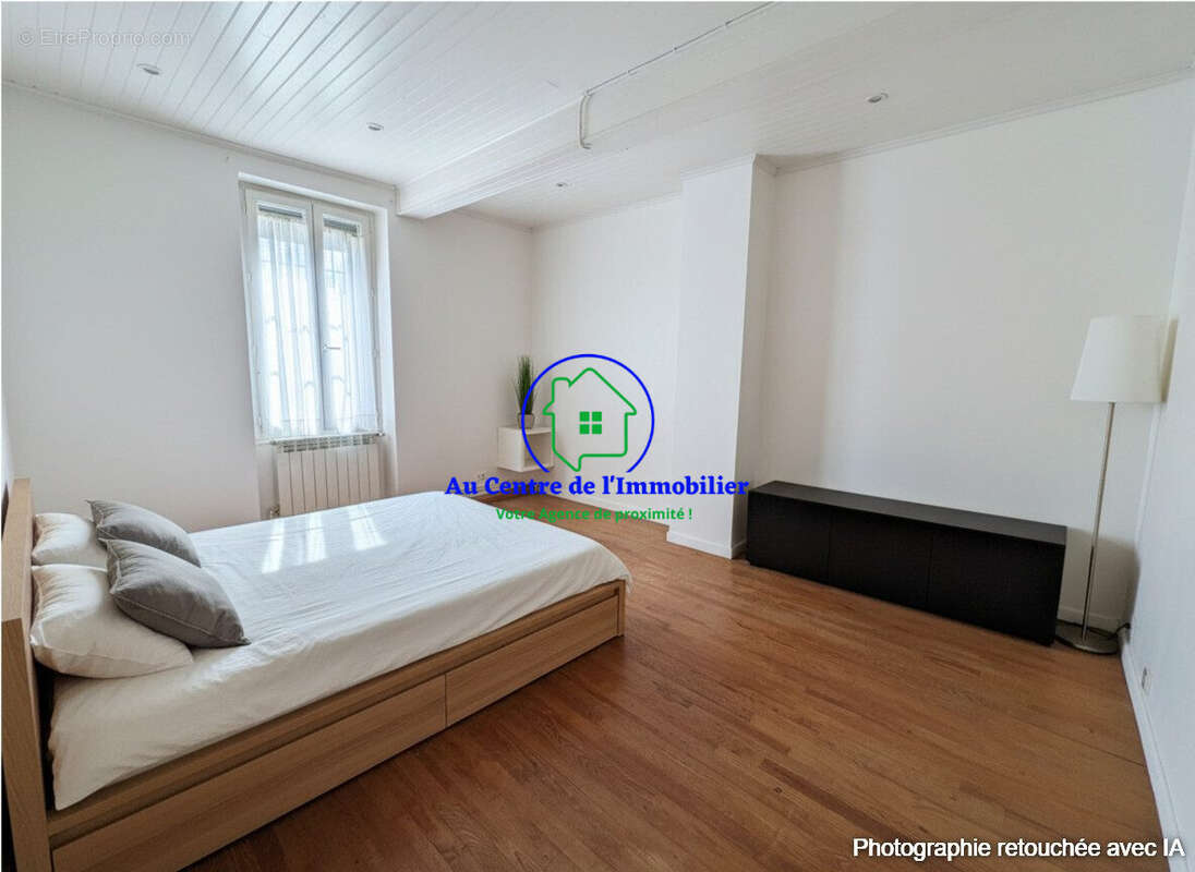 Maison à SAINTE-COLOMBE-EN-BRUILHOIS