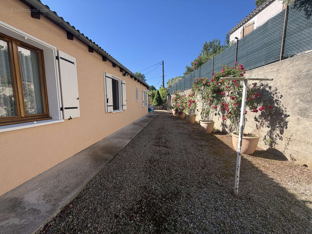 Montmeyan: villa 90m2 avec sa vue exceptionnelle - photo 4