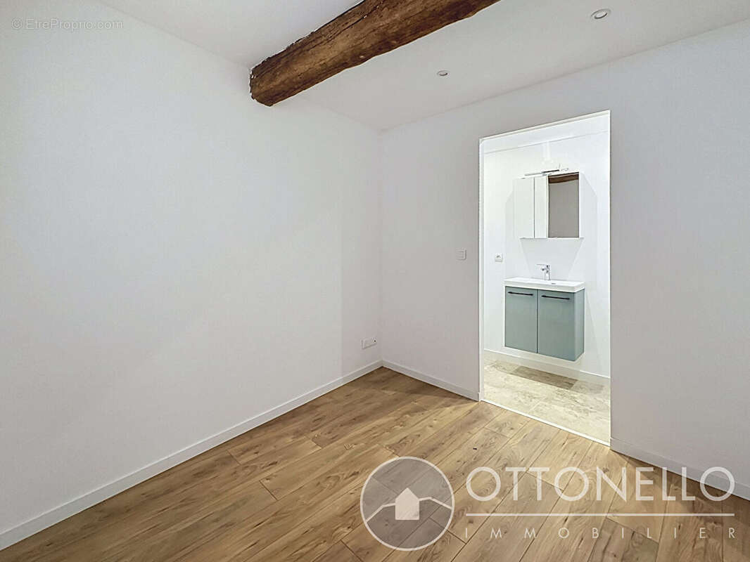 Appartement en souplex Roquebrune Sur Argens 4 pièces 75,20 m2 avec cour intérieure - photo 5
