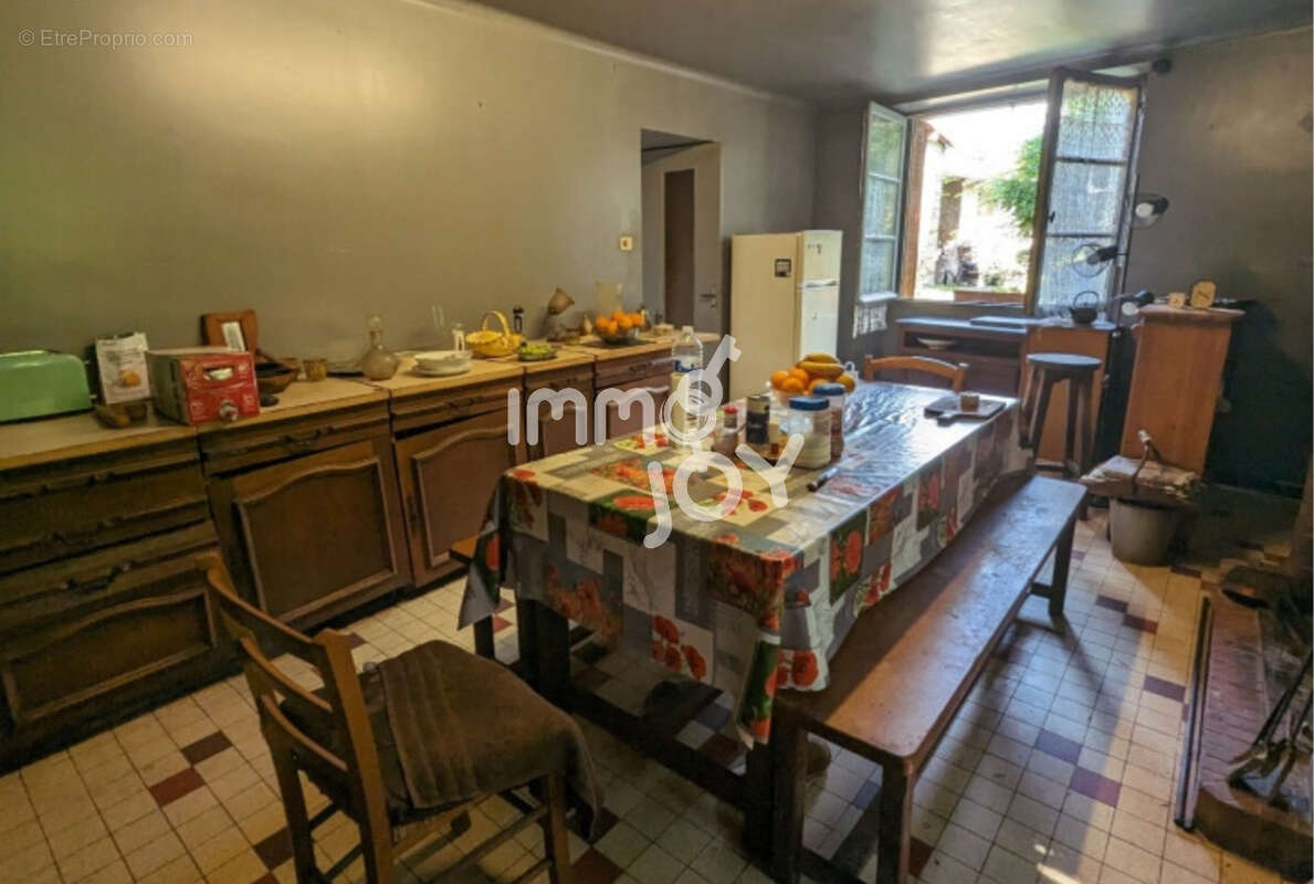 Maison à DURBAN-SUR-ARIZE
