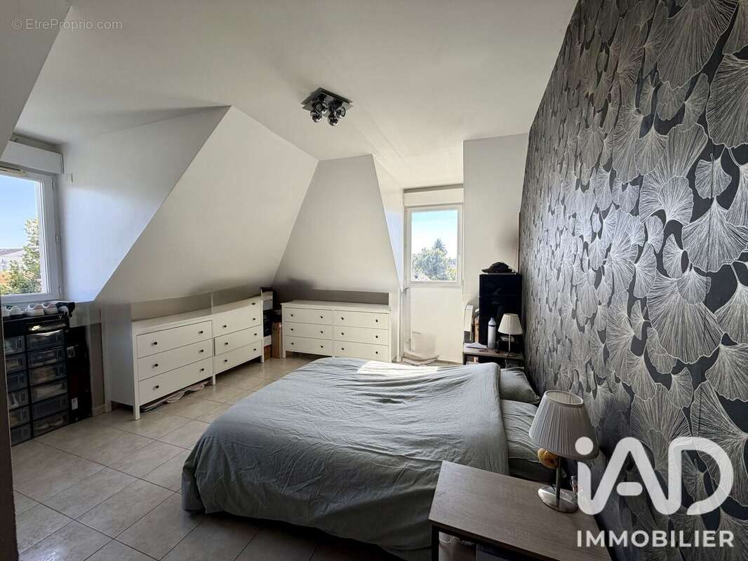 Appartement 51 m² à La Ville-Aux-Dames  - photo 7