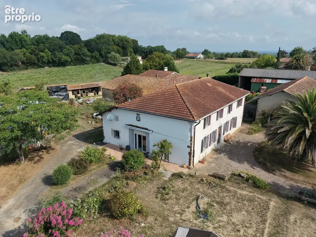 Grande maison de caractère à Tilh, 6 chambres - photo 2
