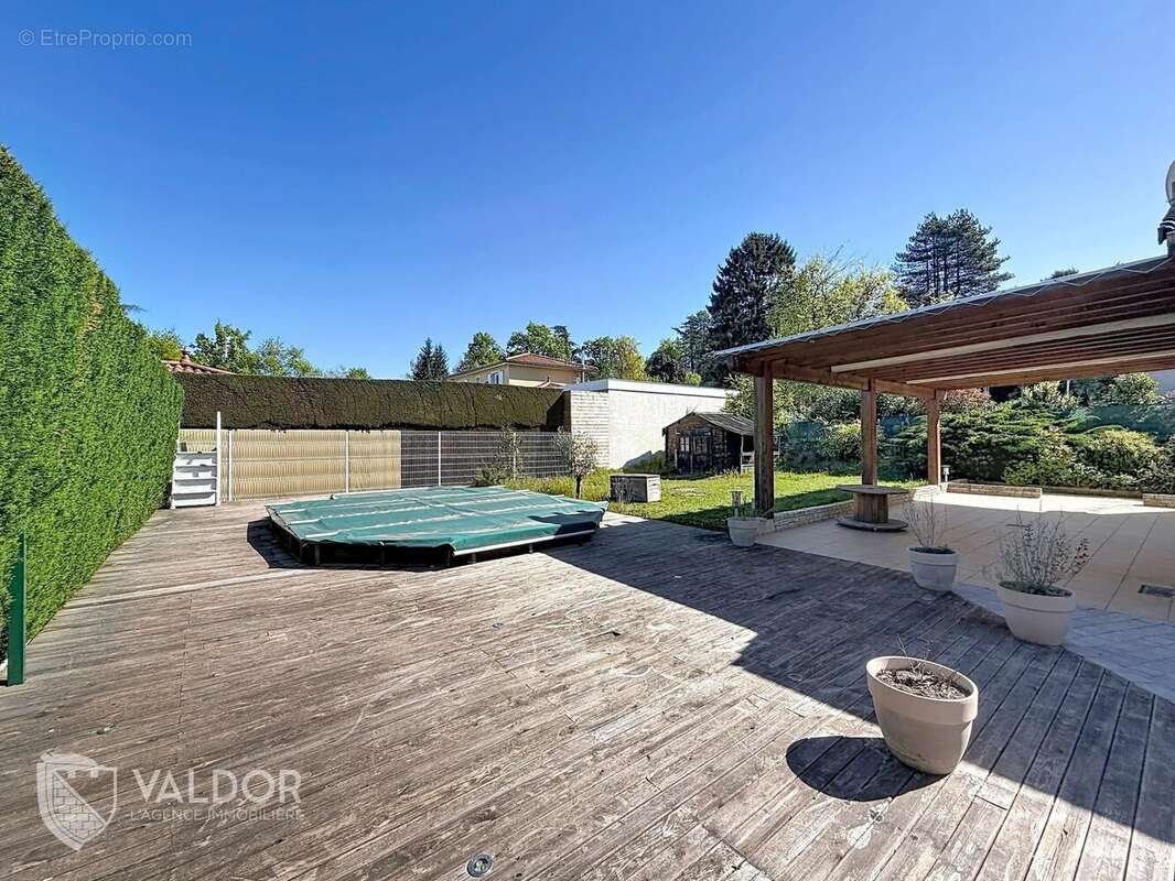 Maison à MONTMERLE-SUR-SAONE