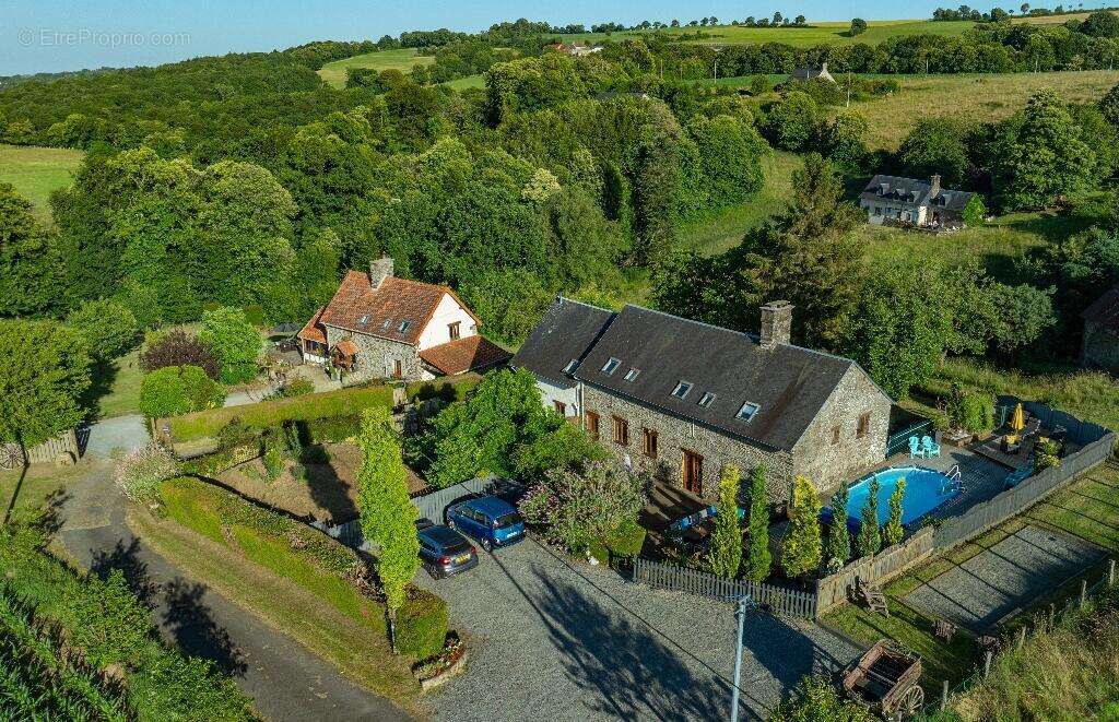 Maison à SAINT-HILAIRE-DU-HARCOUET