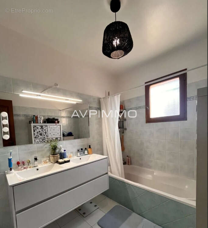 Maison de plain-pied avec garage et terrain piscinable de 500 m2   Saint-Cyr-sur-Mer - photo 5