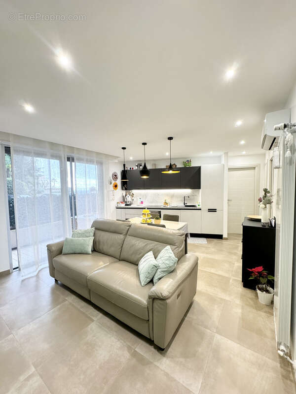 Appartement à ROQUEBRUNE-CAP-MARTIN