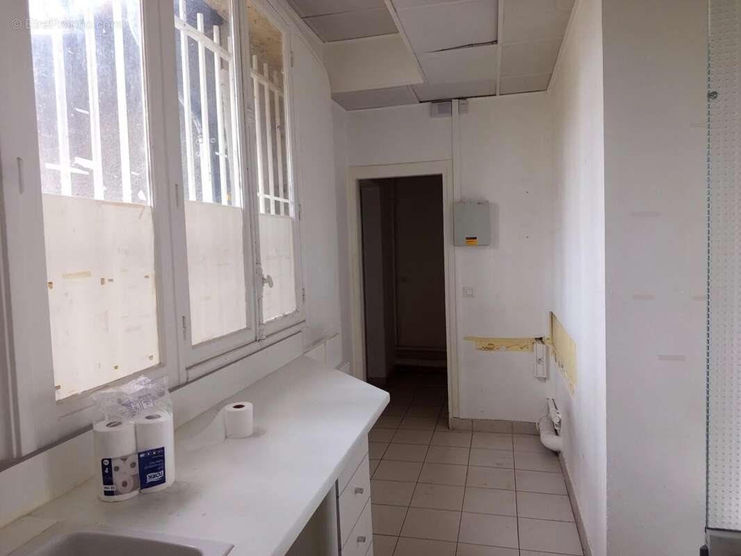 A vendre - locaux commerciaux - photo 5
