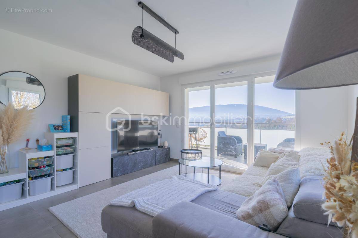 Appartement à POISY