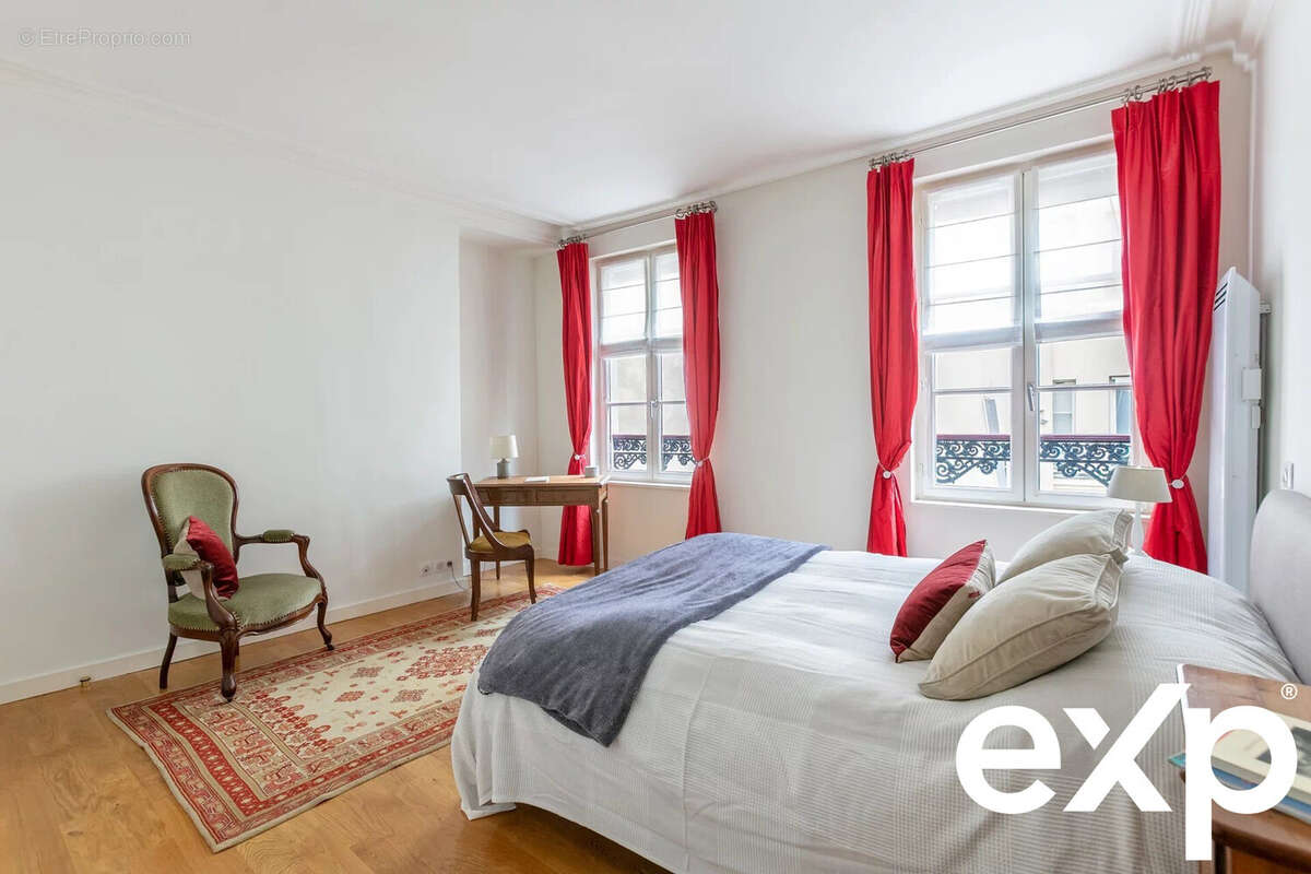 Appartement à PARIS-2E