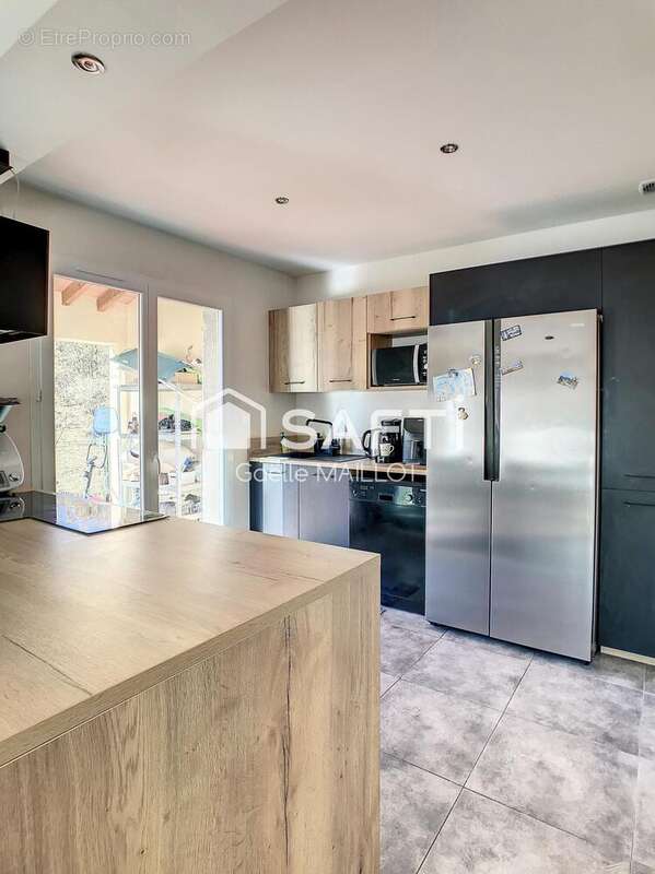 Maison 126 m² à Saint-Laurent-De-Cerdans  - photo 4