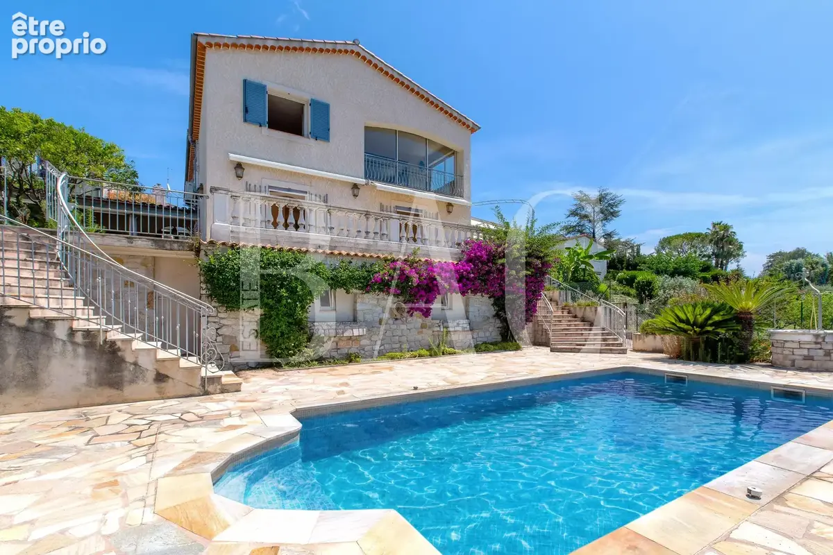 Saint-Paul-de-Vence, villa au calme avec vue panoramique. - photo 2