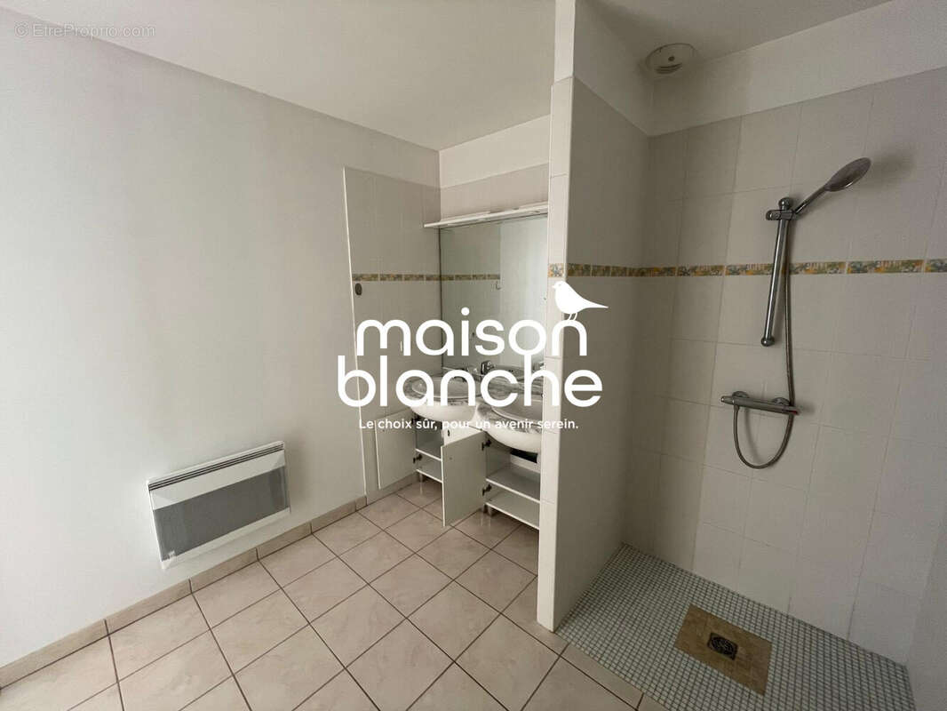 Maison 76 m² à Saint-Magne-De-Castillon  - photo 7