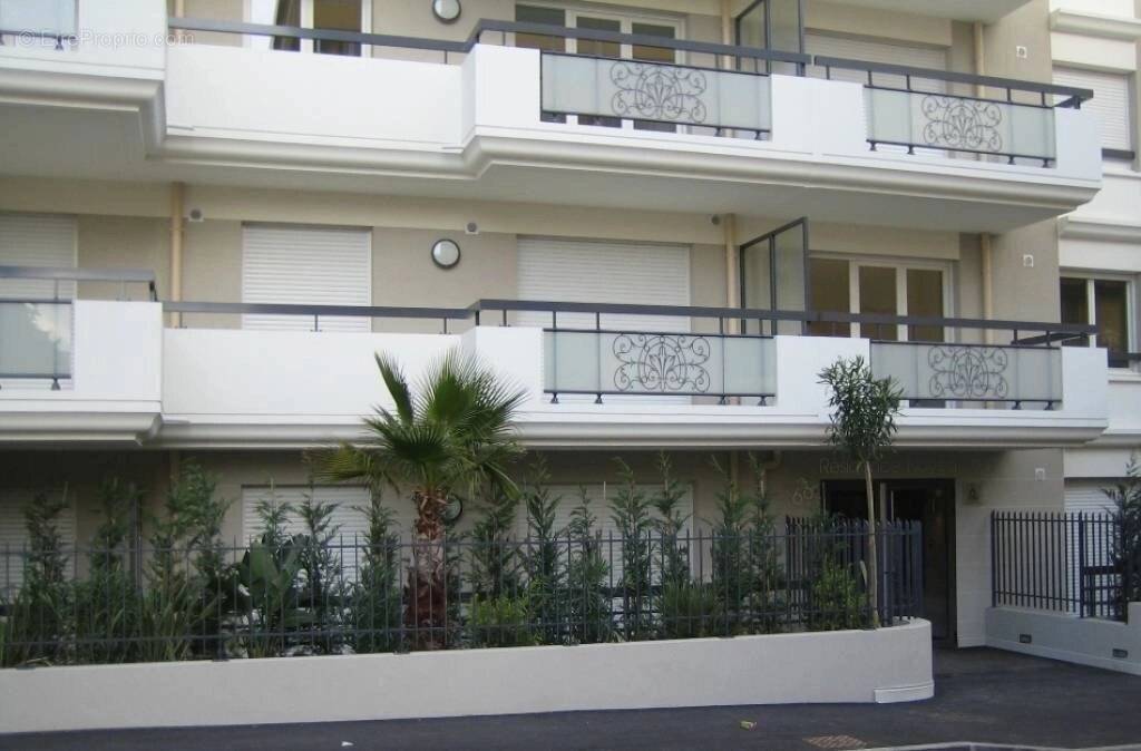 Appartement à SAINT-LAURENT-DU-VAR