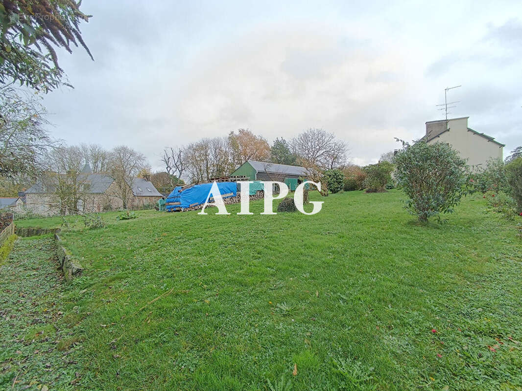 Maison à MUR-DE-BRETAGNE