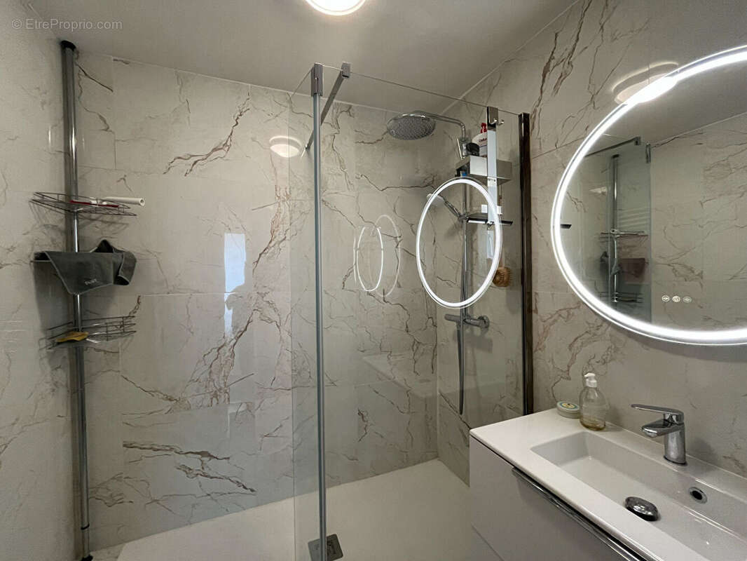 Appartement à MARSEILLE-8E