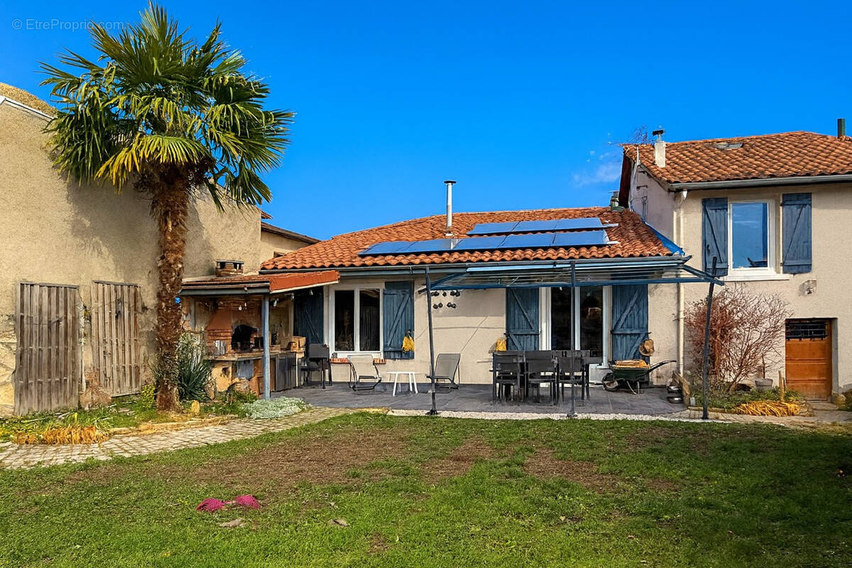 Maison à POUILLY-LES-NONAINS