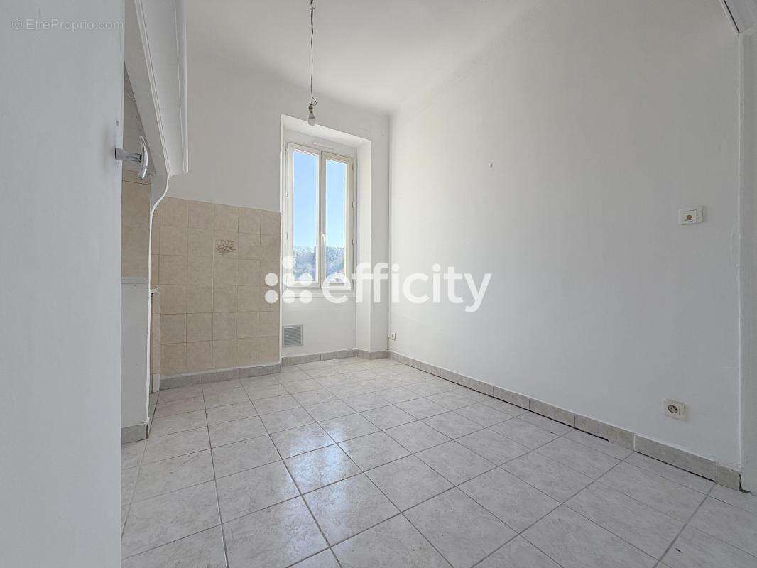 Appartement à MARSEILLE-13E