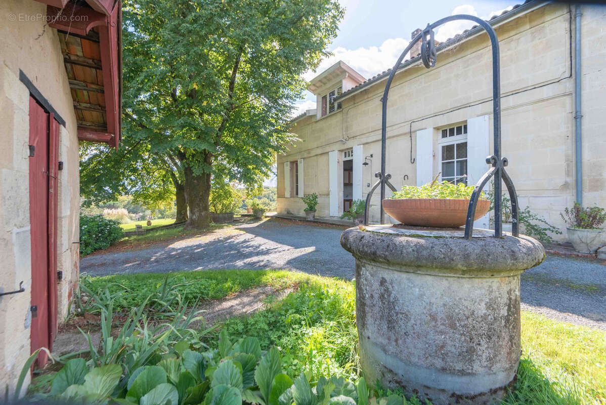 Maison à POMPIGNAC