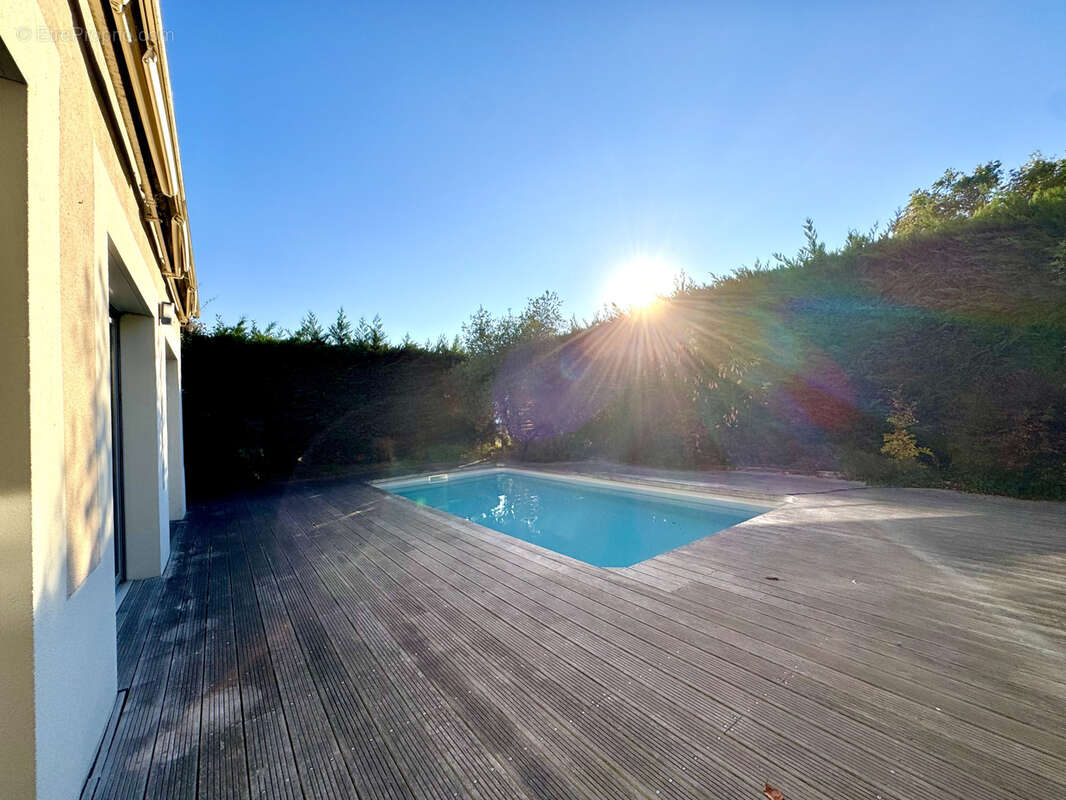 Maison à FARGUES-SAINT-HILAIRE