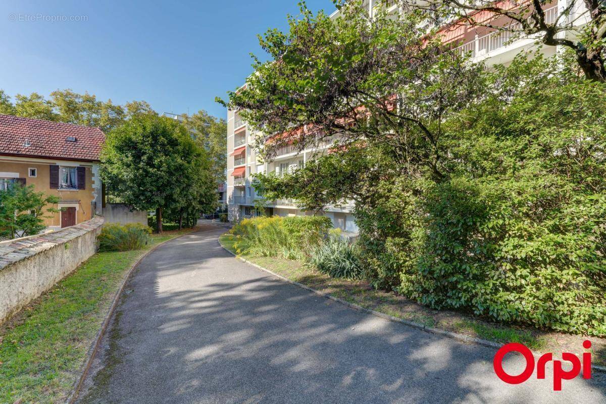 Appartement à CALUIRE-ET-CUIRE