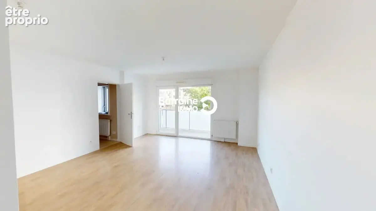 A vendre - lorient  centre ville - appartement recent de type 3 de 55m² avec balcon et garage - photo 9