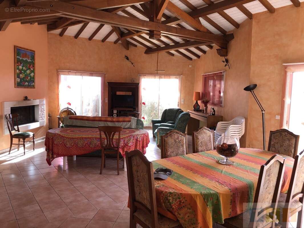 Maison à MONTREJEAU