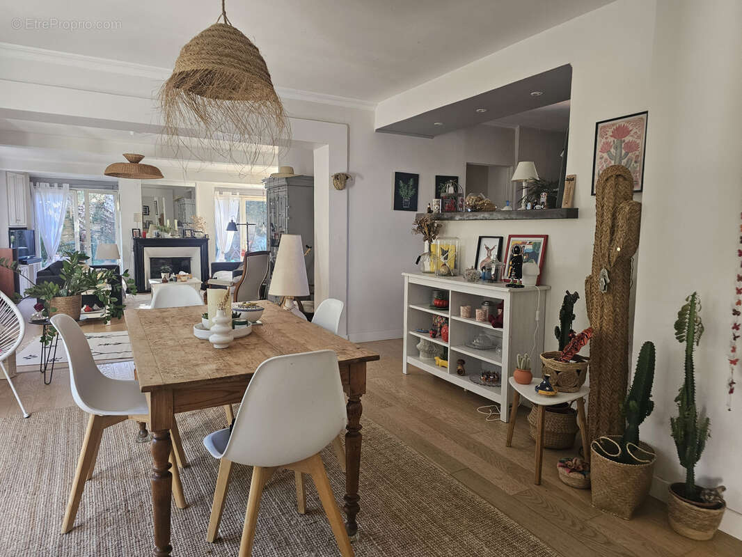 Maison à SAINT-BRES