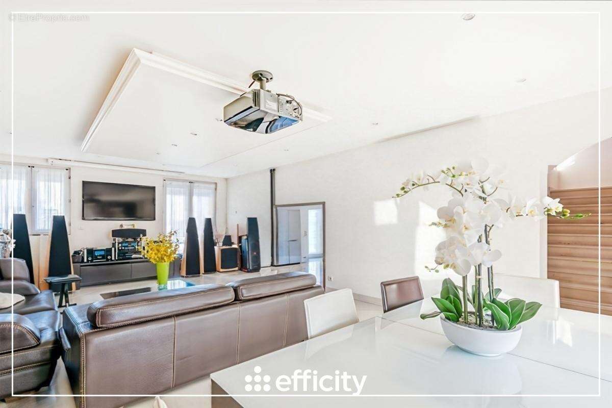 Maison à CHAMPIGNY-SUR-MARNE