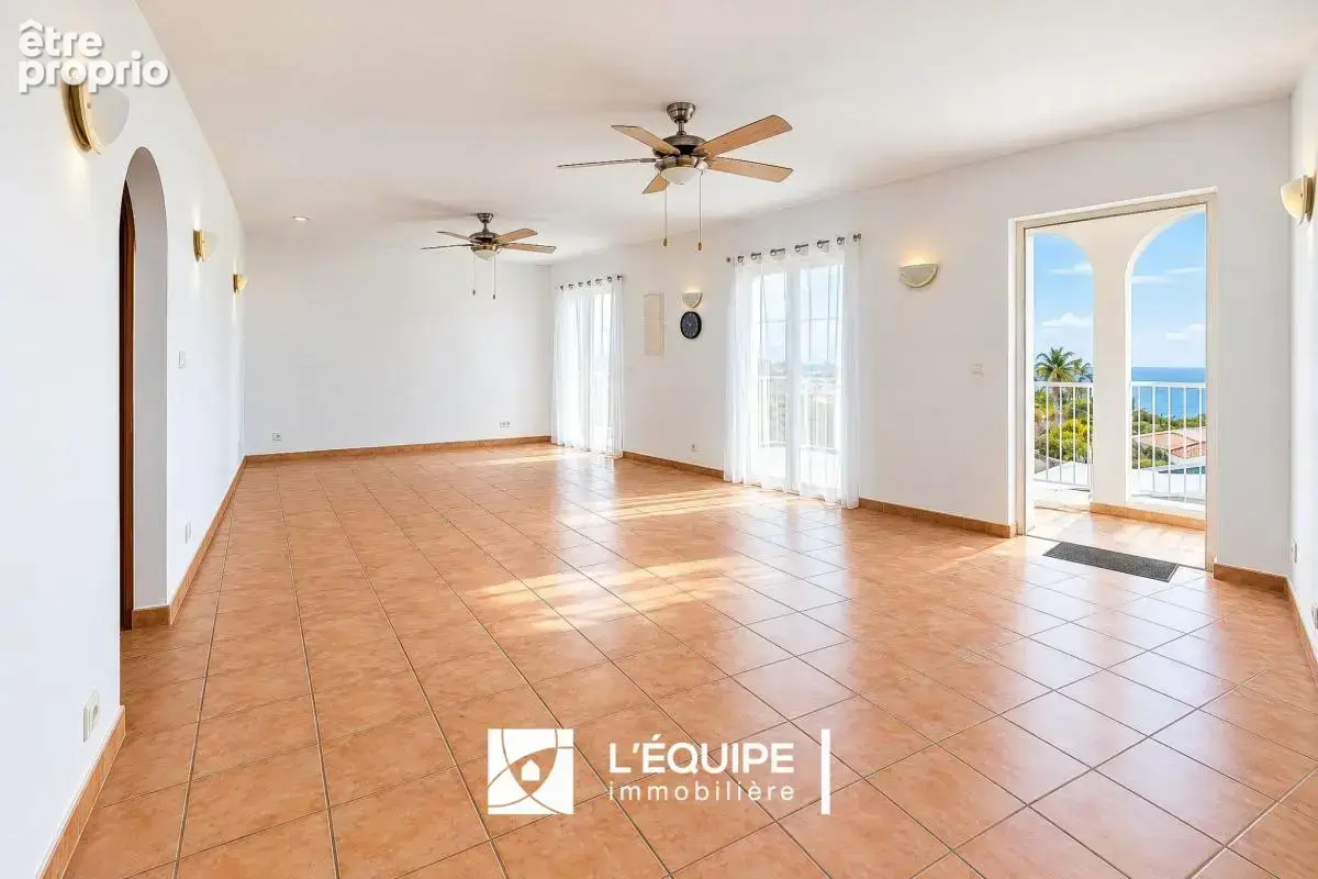 Maison 4 pièces 129 m² à vendre à Saint-Benoit (97470) - photo 4
