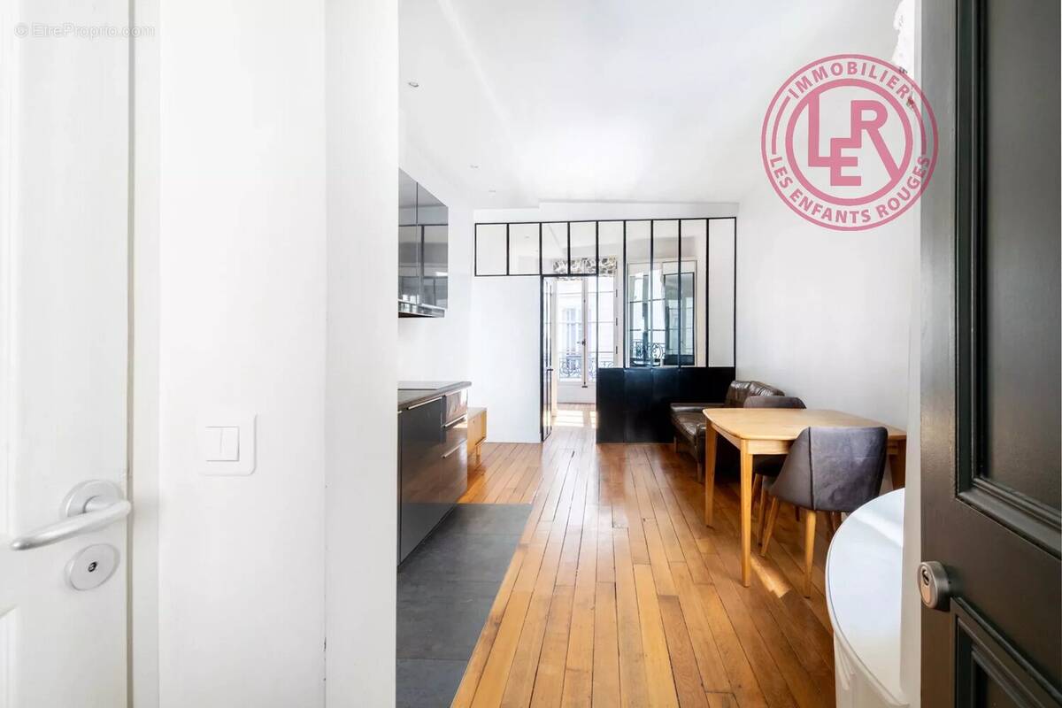 Appartement à PARIS-1E