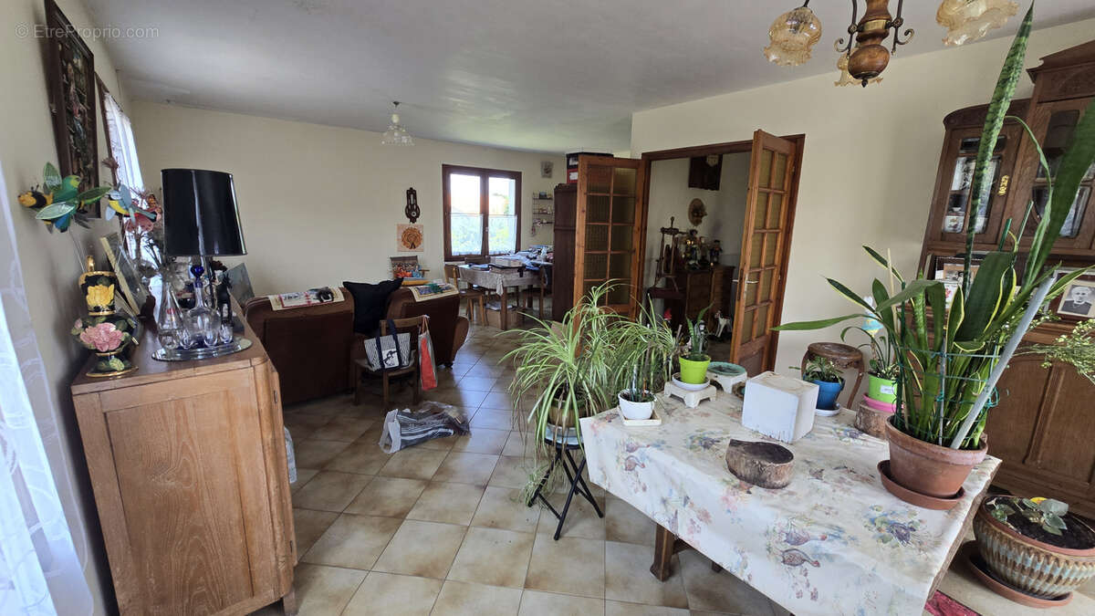 Maison à SAINT-JEAN-DE-LIVERSAY