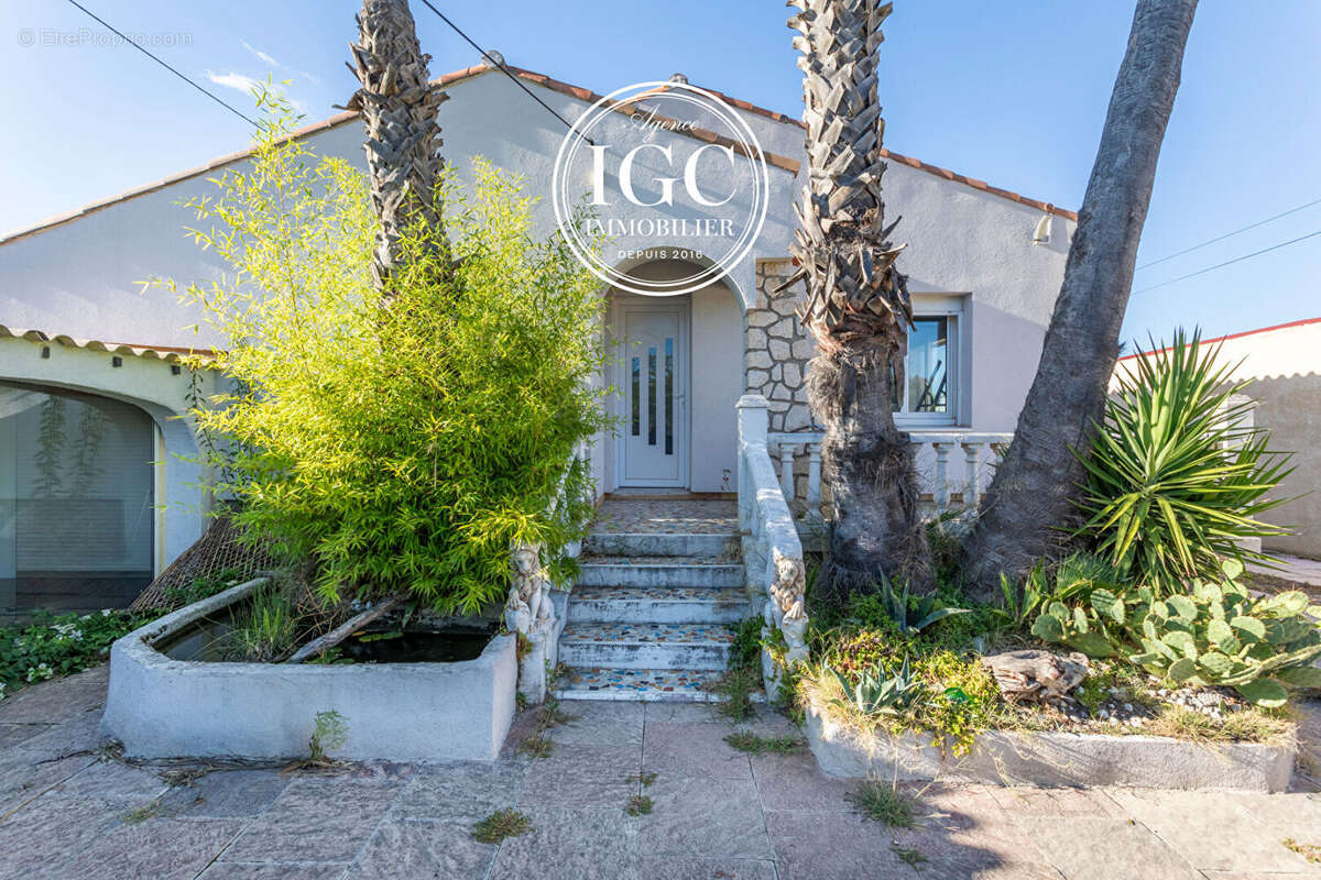 Maison à CHATEAUNEUF-LES-MARTIGUES