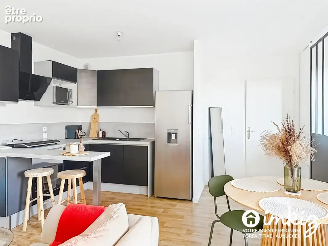 Grand studio / T2, balcon et parking privé - photo 2
