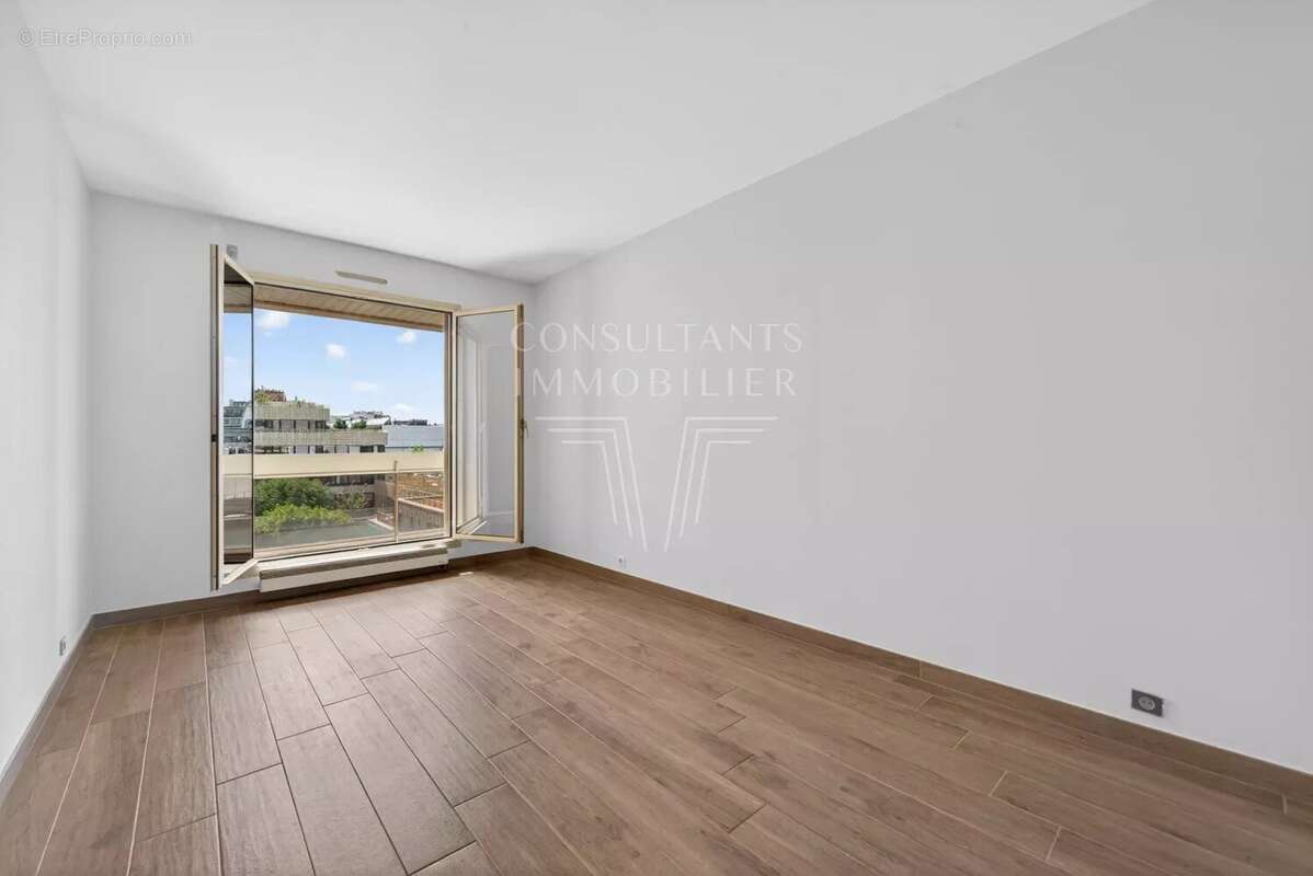 Appartement à PARIS-8E