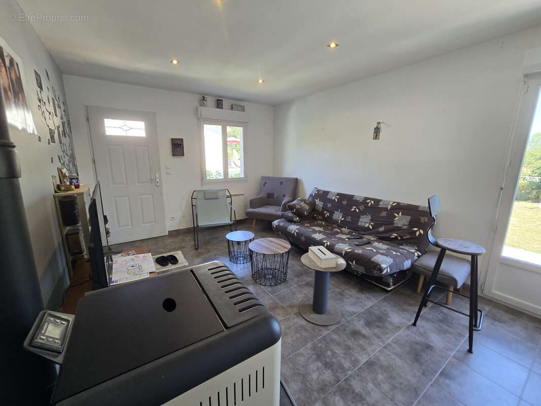 Maison 79 m² à Saint-Sylvestre-Pragoulin  - photo 6