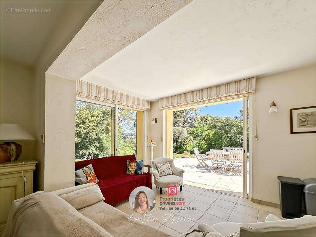 TRANS-EN-PROVENCE - Maison de plain-pied avec piscine, dépendance et terrain paysagé - photo 5