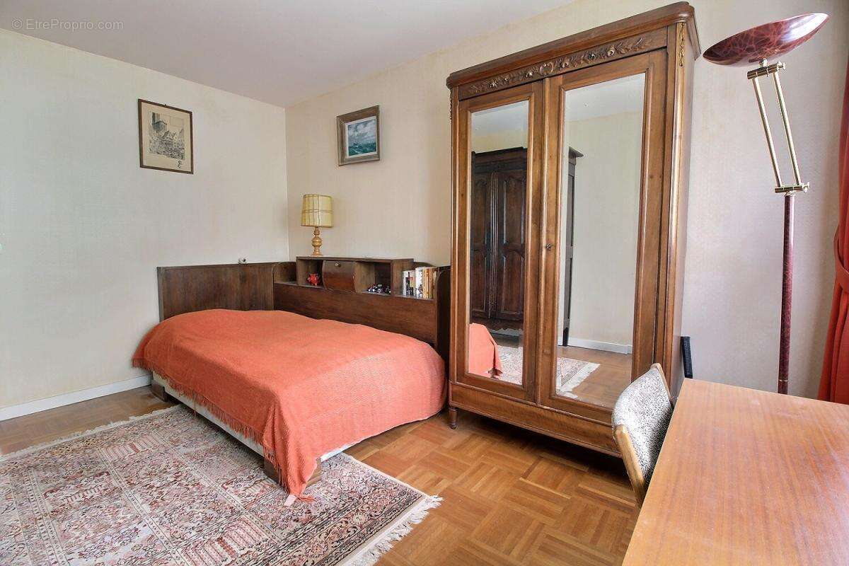 Appartement à BURES-SUR-YVETTE