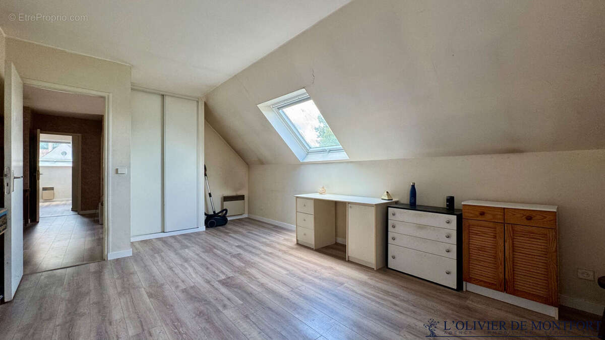 Maison à SAINT-REMY-L&#039;HONORE