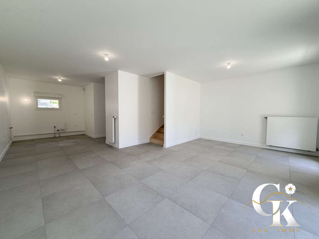 Appartement à SAINT-PAUL-DE-VARCES