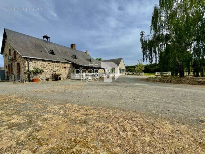Maison à PARNE-SUR-ROC