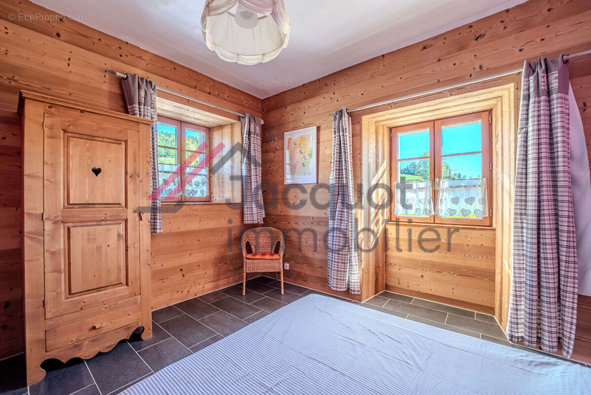 Maison à ENTRE-DEUX-MONTS