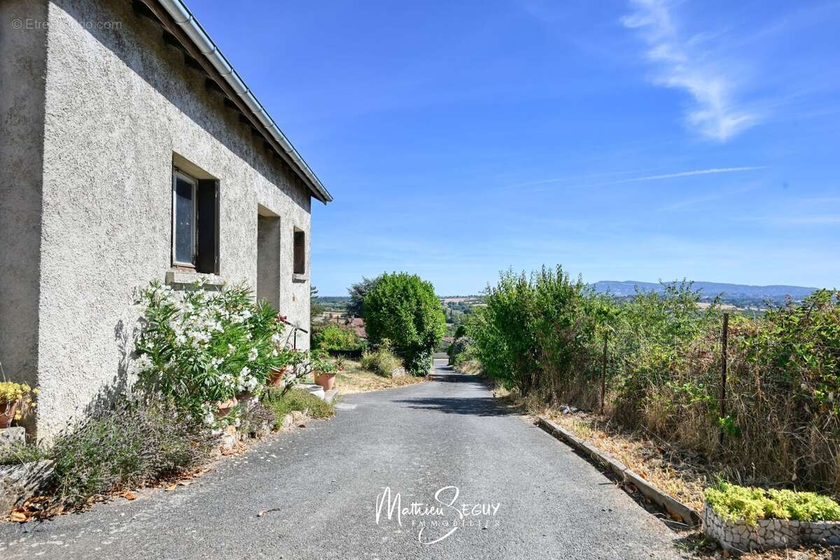 LENTILLY - Petite maison sur grand terrain avec vue - photo 25