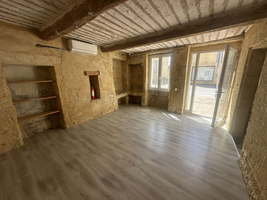 Appartement à REMOULINS