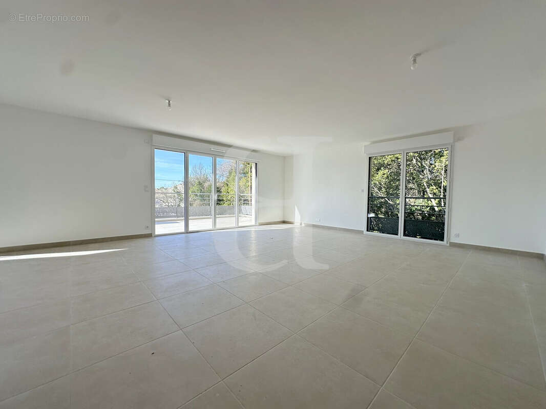 Appartement à L'ISLE-SUR-LA-SORGUE