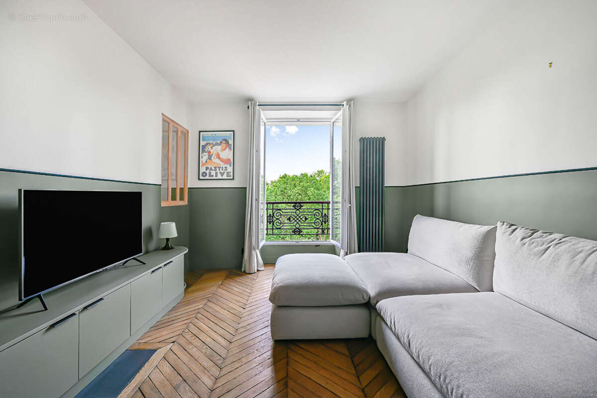 Appartement à PARIS-14E