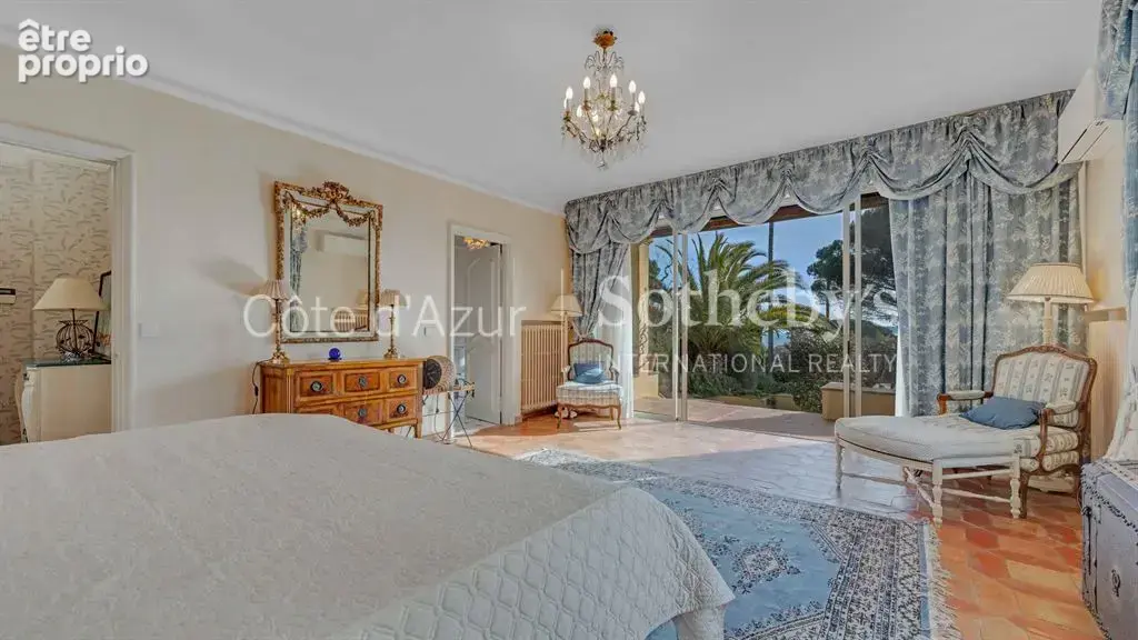 Exclusivité Côte d’Azur villa d’exception à Sainte-Maxime, proche mer et centre-ville - photo 13