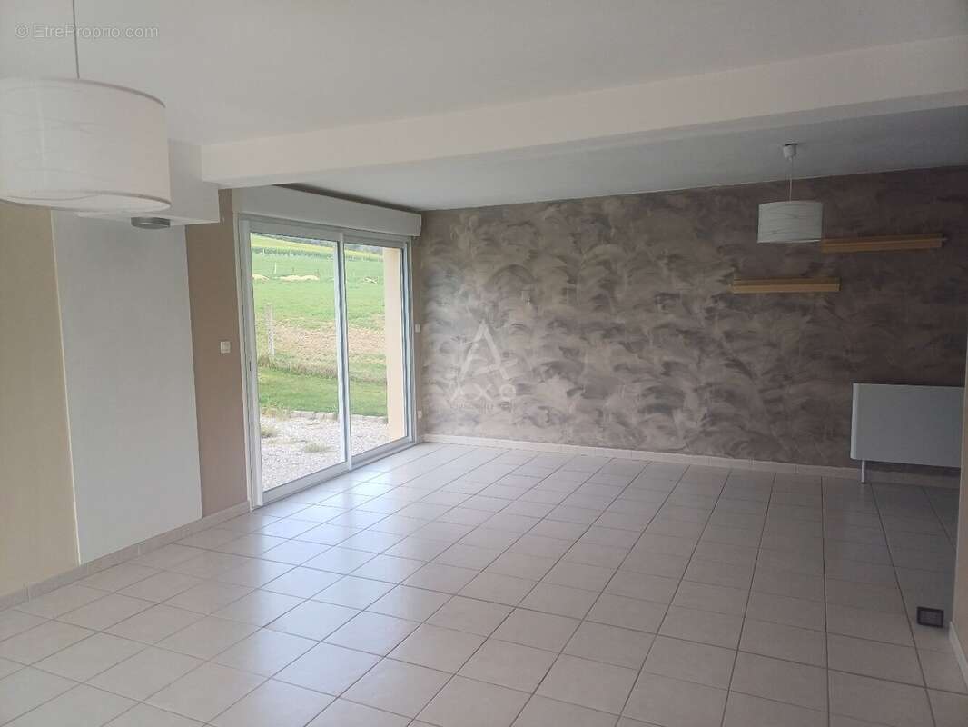 Maison à SAINT-GERMAIN-D'ETABLES